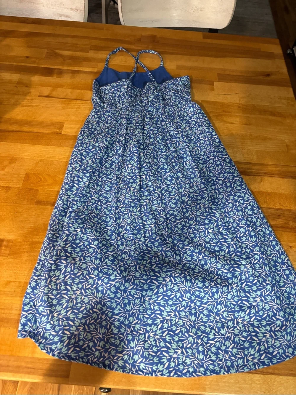 Girls Old Navy Blue and White Leaf-Print Sundress - size 6/7